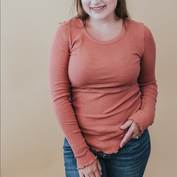 Poppy Frill Hem Thermal Knit Top - Picture 2 of 6